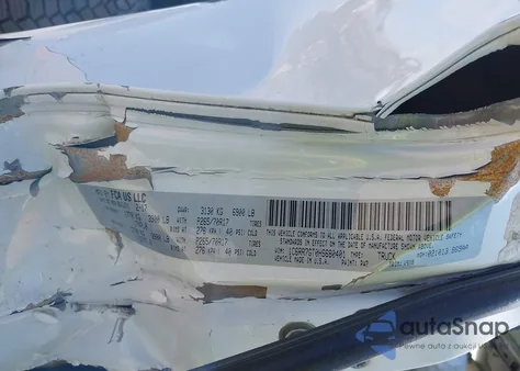 2017 Ram 1500 Slt 4X4 6'4 Box z USA, uszkodzony, nr VIN 1C6RR7GT0HS680401